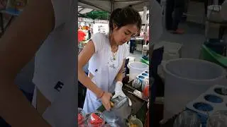 Ночной рынок апельсиновый сок распространен в Таиланде