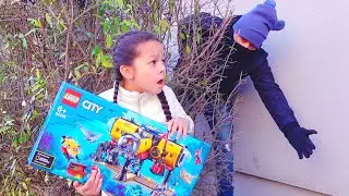 ŚLEDZIŁ MNIE! To Był Prezent dla TATY - LEGO City