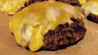 Tender and Juicy Cast Iron Skillet Hamburger (with onions,bell pepper,and mushrooms)