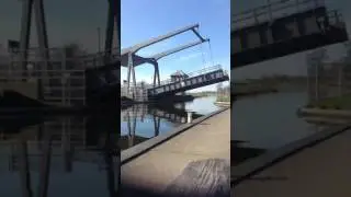 Narrowboat coming through Barnby Dun Lift Bridge on Sheffield & South Yorkshire Navigation 25/3/17