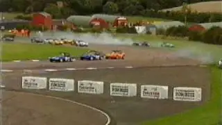 Two Ginettas crash at Thruxton 2004