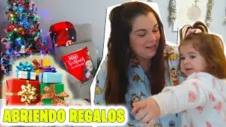 ¡CANDELA NO PUEDE CREER LOS REGALOS QUE LE TRAJO PAPÁ NOEL!