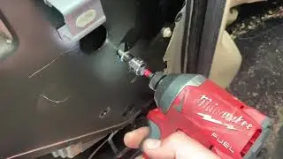 How to remove Land Rover Discovery 2 rear window regulator