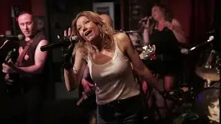 Karen & The Managers at Phoenix Bar and Grill: Joker and The Thief (Wolfmother cover song)