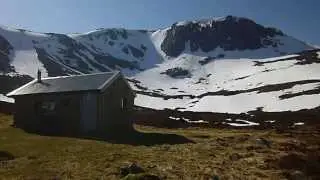To the Hutchison Hut via Glen Derry. Cairngorms National Park