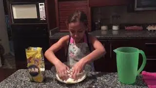 Veronica Acosta!! How to Make Arepas!!