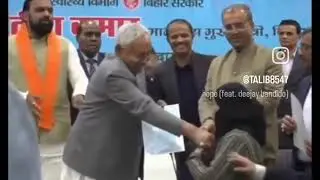 Bihar CM Nitish Kumar removed Muslim lady hijab on stage. #bihar #cm #nitishkumar #muslim #lady