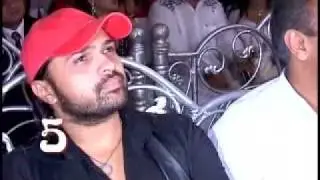Bollywood actor's new clean shaven look