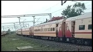 Mumbai_Kolhapur Koyna express with WCAM3 Electric locomotive #train #railway #trendingshorts #shorts