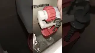 &Eacute;conomiser l&rsquo;eau aux WC r&eacute;glage flotteur simple r&eacute;sultat imm&eacute;diat #plomberie  #plumber #plumbing