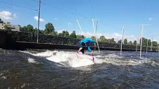 SUP-paddle Crossing the hole in Prague Troja wrong