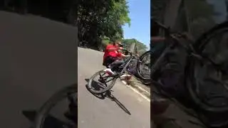 GRINGO FAZENDO CURVA NO GRAU DE BIKE #shorts #grau #bike #urban #satisfying #preparation #244