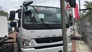 Especificaciones exterior e interior camión fuso FA 814 de 5 toneladas frenos de aire