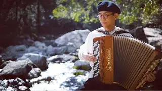朧月夜 - Misty Moon (Japanese traditional song) / accordion solo