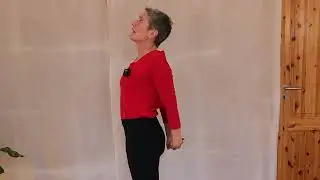 Yoga im Stand: Schultergruß