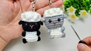 How to crochet a mini sheep keychain hanger? Cute and practical!