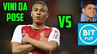 Vinicius da pose na vida real vs FIFA 19