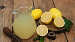 مهندس ابو انس النجار و التغذية مع اضافة عصير الليمون الي التغذية وكذلك خل التفاح ونصائح للنحالين