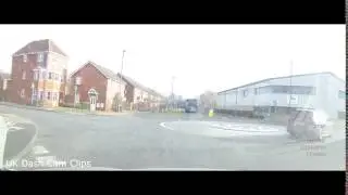 Uk Dash Cam Clips - BMW Doesn't Understand Roundabouts