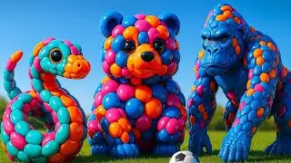 The mascot vibrato assistant snake placed on the football field is popular, co-produced and creative
