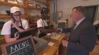 L&oslash;kkes bes&oslash;g p&aring; De Vestindiske &Oslash;er g&oslash;r indtryk: Han er en virkelig cool fyr