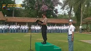 Kapolsek Mertoyudan menjadi pembina upacara di SMA N 1 Kota mungkid / upacara 14 Oktober 2019