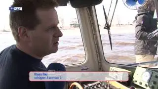 IJsbreker maakt vaarweg naar Giethoorn open