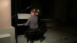 M. Ravel: Pavane pour une infante d&eacute;funte. Henrik Berg, piano.