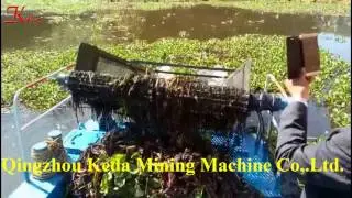 Eichhornia crassipes cutting and collecting harvester Dredger working site