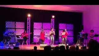 Band of Roses sings 