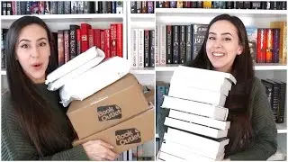 RIDICULOUSLY HUGE BOOK HAUL + UNBOXING || 2017
