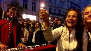 INSANE Street Performance - Beranger - Slipping Under Live in Berlin (Based on a Bach Piano Prelude)