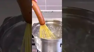 Хот-дог Гига Чад Барби 😜💪🫦 от @greenteasoylatte #шорты