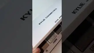 kylie cosmetics smokey eyeshadow palette
