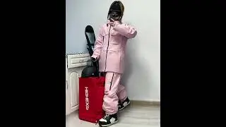 Pink ski suits will be cuter.#highexperienceski #snowboardgirl #snowseason #womenskijacket #skipants