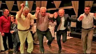 ΧΟΡΟΣ ΤΑΜΣΑΡΑ ΣΤΟΝ ΓΑΜΟ ΤΩΝ ΠΑΙΔΙΩΝ ΜΑΣ!!! 2o VIDEO (03 ΙΟΥΝΙΟΥ 2017 στην ΠΤΟΛΕΜΑΊ΄ΔΑ)