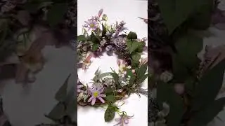 Get Crafty!! 🎨 Make your own SUPER cute spring wreath 😍💐🔎 046923