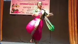 Happy International Women's Day 8 March#Chandra Lavni dance# Chandramukhi# sung by Shreya goshal🥰🥰🙏🏻