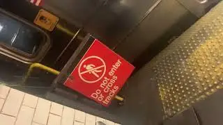 6 train arriving at 103 street￼