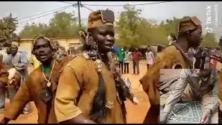 Danse des Dozos du Burkina Faso, une Ethnie &agrave; l'Ouest du pays