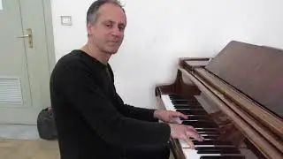 Adolfo Zagari al pianoforte in 
