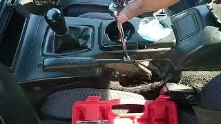 Miata handbrake and rear pads adjustments.