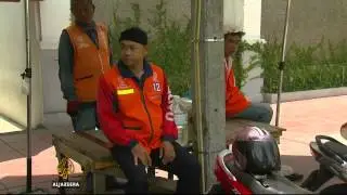 Political turmoil hurts Thai economy