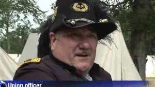 Civil War buffs take to the Gettysburg battlefields