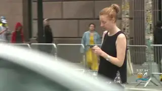 States Aim To Make Texting While Walking Illegal