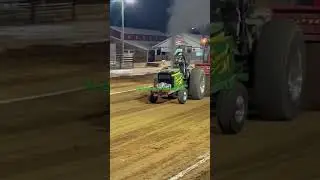 John Deere pulling tractor getting it done! Female driver #diesel #tractorpulling #fun #women  ￼￼