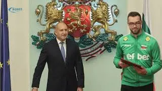 Радев удостои с почетни плакети състезателите от мъжкия национален отбор на България по волейбол