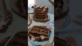 Bolo de vitrine recheio mousse de chocolate trufado