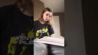 Unboxing 4 Twenty One Pilots Magazines With Poster