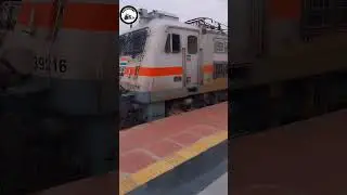 Lucknow Chhapra Express Arrival Varanasi Junction | #chhapraexpress #varanasijunction #subscribe